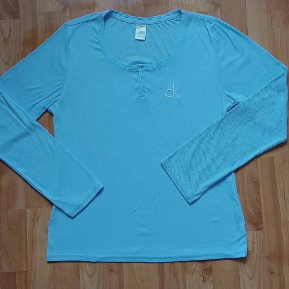 Calvin Klein. Periwinkle Blue Pajama top. Scoop neck.
